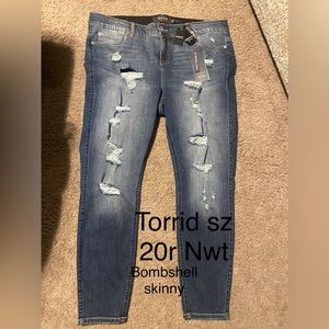 Torrid Nwt size 20r jeans